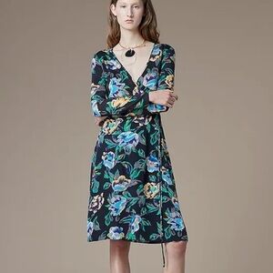 Diane Von Furstenberg Benton Floral Long-Sleeve Silk Jersey Wrap Dress in size 4